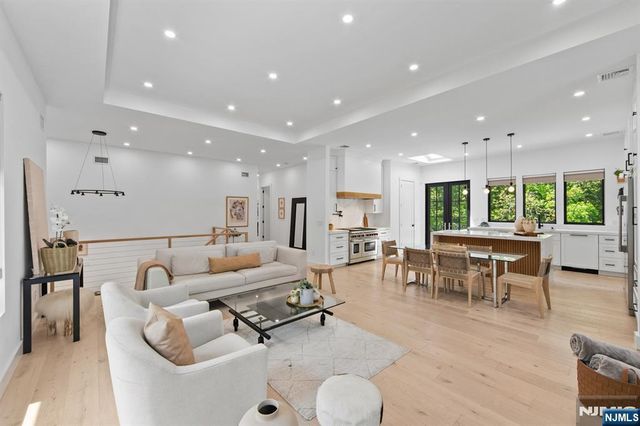 284 Castle Drive, Englewood Cliffs, NJ 07632