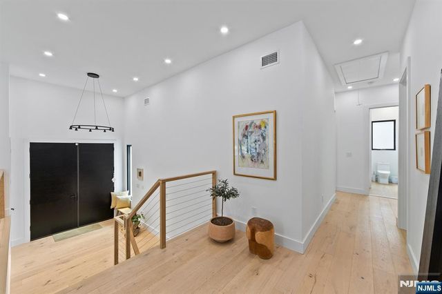 284 Castle Drive, Englewood Cliffs, NJ 07632