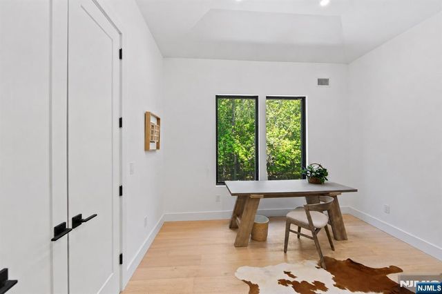 284 Castle Drive, Englewood Cliffs, NJ 07632
