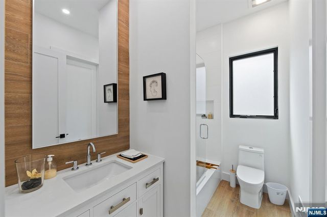 284 Castle Drive, Englewood Cliffs, NJ 07632