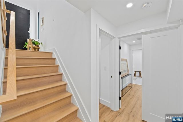 284 Castle Drive, Englewood Cliffs, NJ 07632