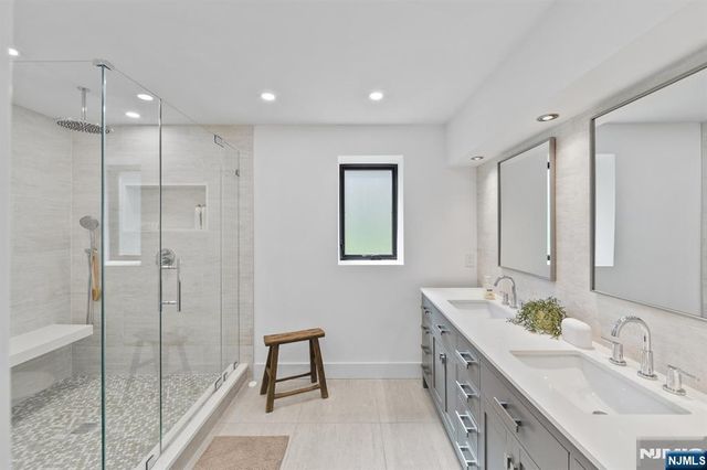 284 Castle Drive, Englewood Cliffs, NJ 07632