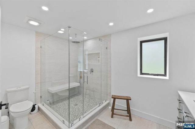 284 Castle Drive, Englewood Cliffs, NJ 07632