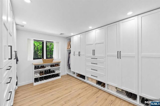 284 Castle Drive, Englewood Cliffs, NJ 07632
