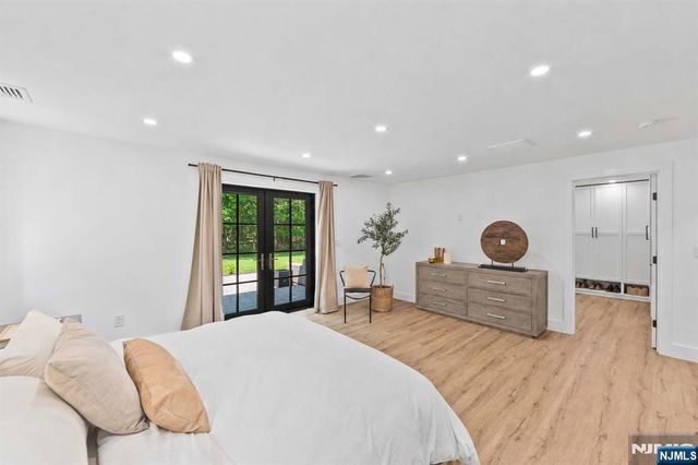 284 Castle Drive, Englewood Cliffs, NJ 07632