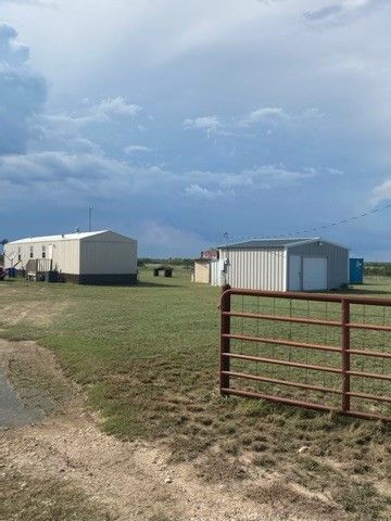 2565 County Road 617, Hamilton, TX 76531