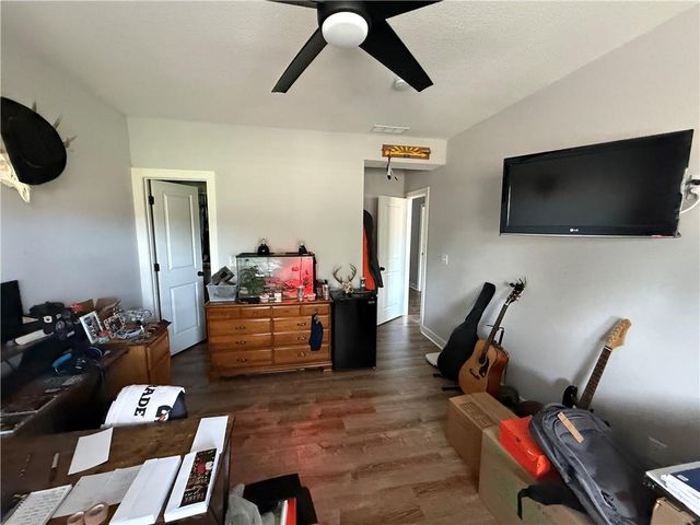 22905 S Creekview Drive, Peculiar, MO 64078