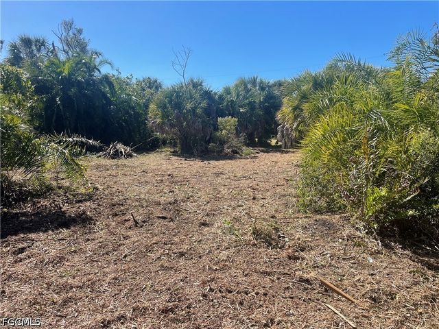 575 Sea Oats DR, Sanibel, FL 33957