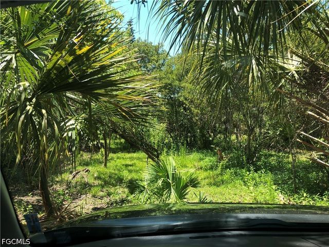 575 Sea Oats DR, Sanibel, FL 33957
