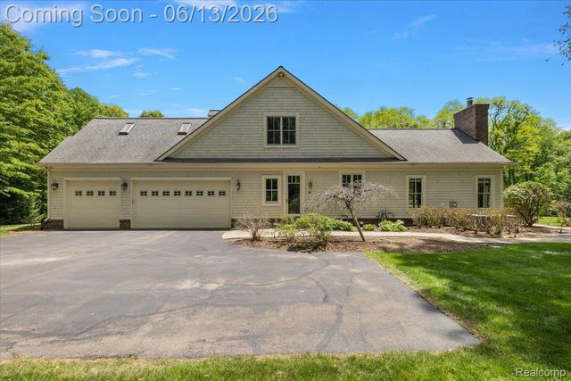 1600 S Hickory Ridge Trail, Milford Charter Township, MI 48380