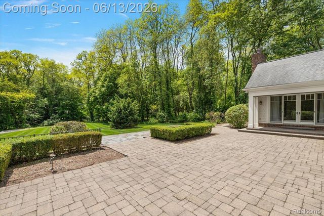 1600 S Hickory Ridge Trail, Milford Charter Township, MI 48380