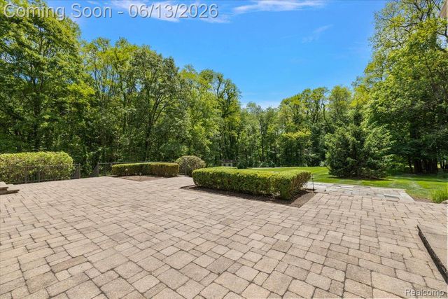 1600 S Hickory Ridge Trail, Milford Charter Township, MI 48380