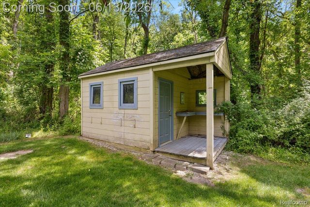 1600 S Hickory Ridge Trail, Milford Charter Township, MI 48380