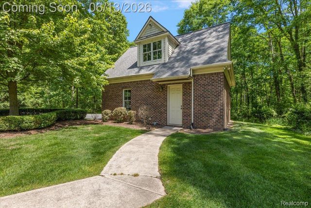 1600 S Hickory Ridge Trail, Milford Charter Township, MI 48380