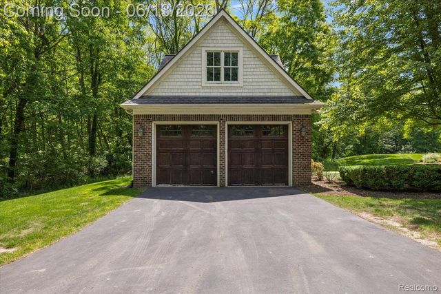 1600 S Hickory Ridge Trail, Milford Charter Township, MI 48380