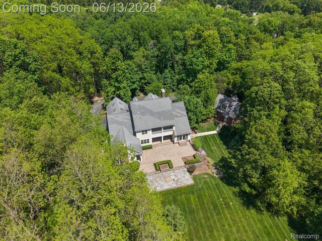 1600 S Hickory Ridge Trail, Milford Charter Township, MI 48380