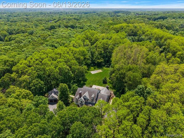 1600 S Hickory Ridge Trail, Milford Charter Township, MI 48380