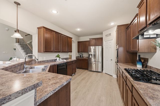 8113 Hickory Upland Drive, Fort Worth, TX 76131