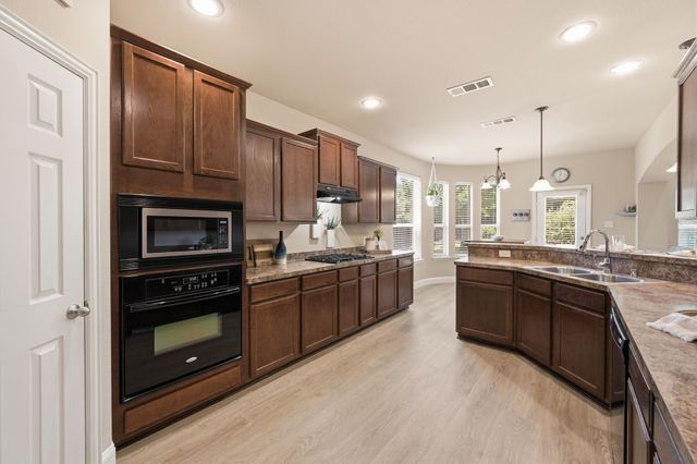 8113 Hickory Upland Drive, Fort Worth, TX 76131
