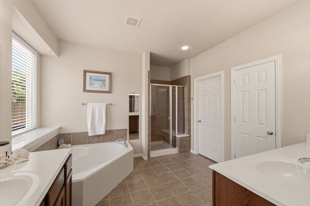 8113 Hickory Upland Drive, Fort Worth, TX 76131