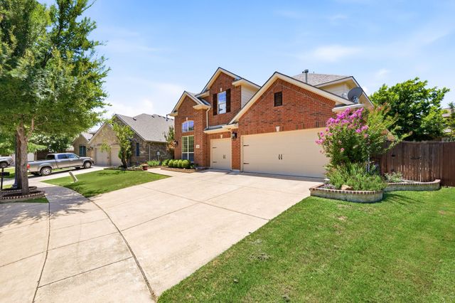 8113 Hickory Upland Drive, Fort Worth, TX 76131