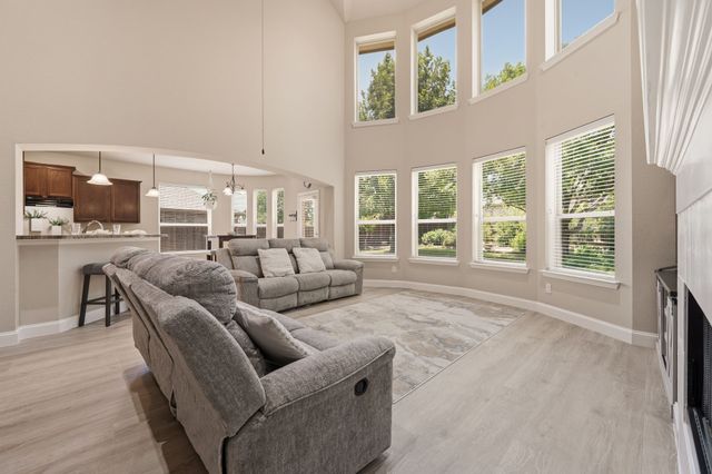 8113 Hickory Upland Drive, Fort Worth, TX 76131