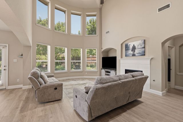 8113 Hickory Upland Drive, Fort Worth, TX 76131