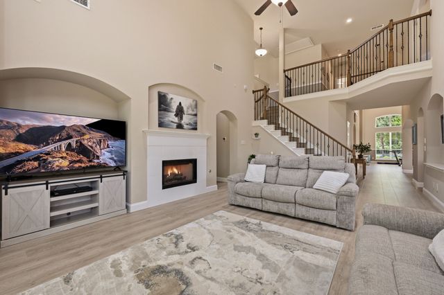 8113 Hickory Upland Drive, Fort Worth, TX 76131