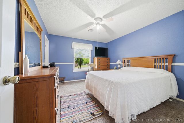 707 W 46th Place, Sand Springs, OK 74063