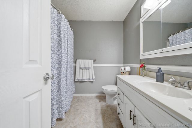 707 W 46th Place, Sand Springs, OK 74063