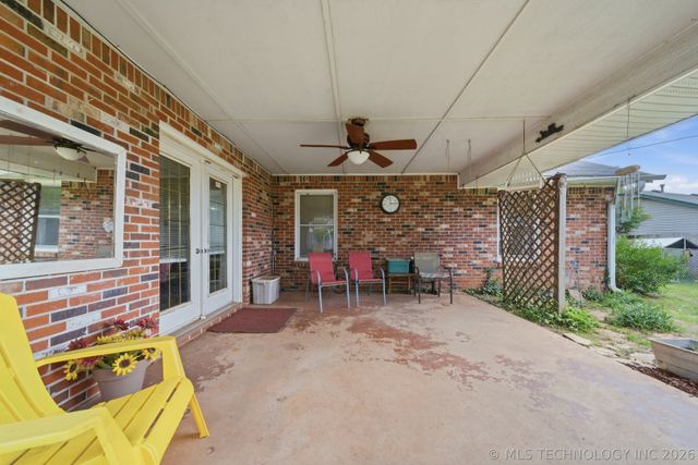 707 W 46th Place, Sand Springs, OK 74063
