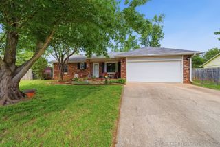 707 W 46th Place, Sand Springs, OK 74063