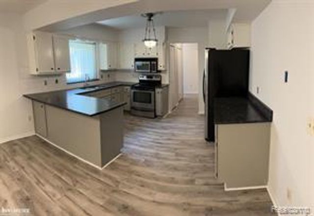 52156 Antler Drive, Macomb, MI 48042
