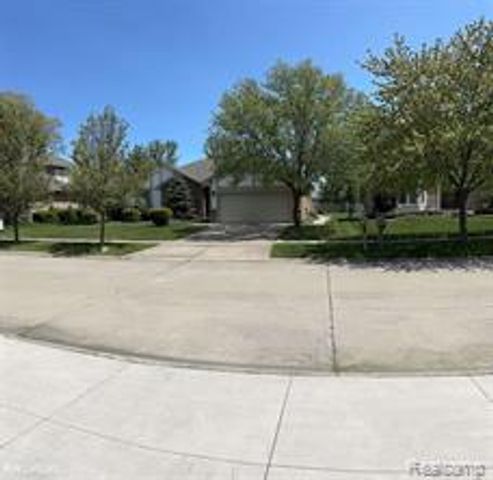 52156 Antler Drive, Macomb, MI 48042
