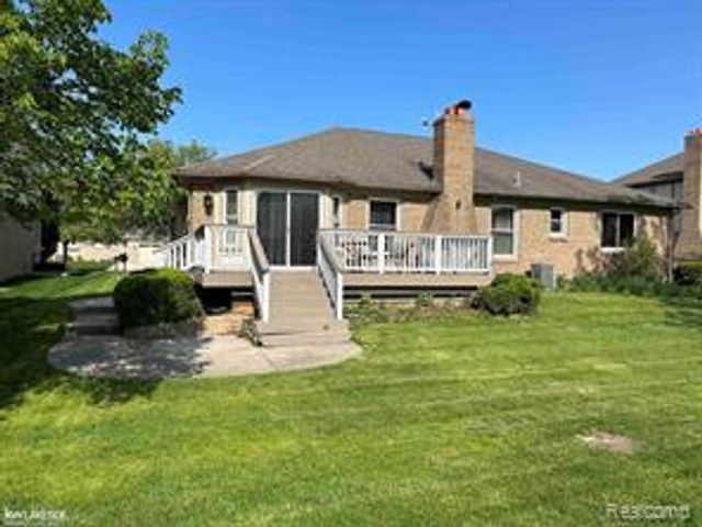52156 Antler Drive, Macomb, MI 48042