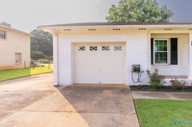 9015 SW Whittier Road, Huntsville, AL 35802