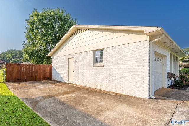 9015 SW Whittier Road, Huntsville, AL 35802