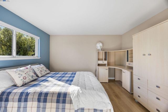 2461 2461 Trenton Dr, San Bruno, CA 94066