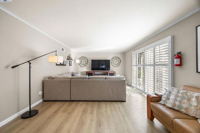 2461 2461 Trenton Dr, San Bruno, CA 94066