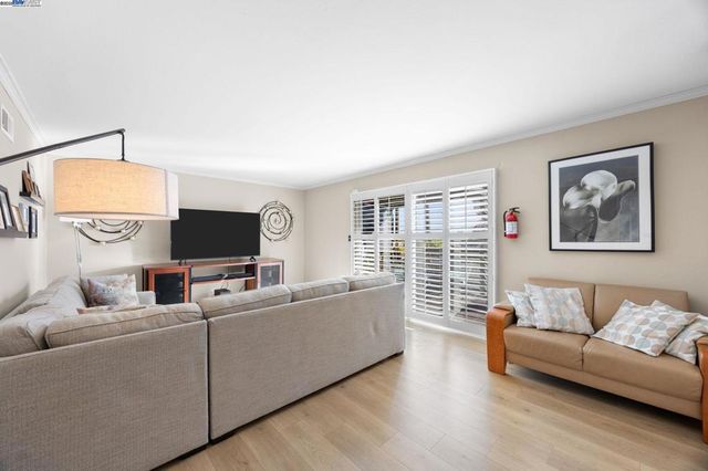 2461 2461 Trenton Dr, San Bruno, CA 94066