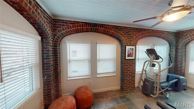 421 West Point Court, University City, MO 63130