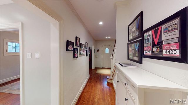 421 West Point Court, University City, MO 63130