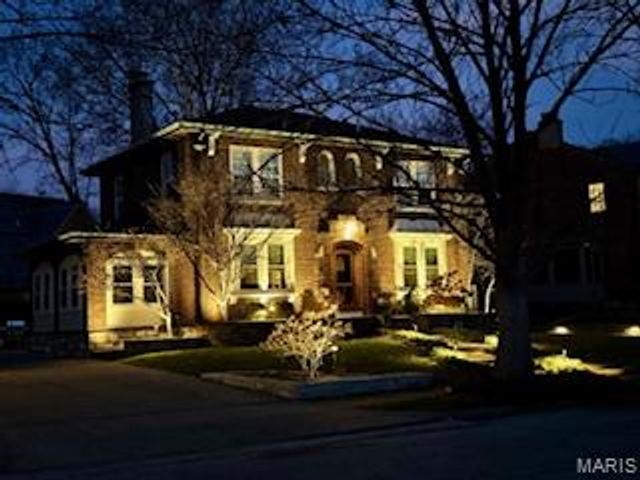 421 West Point Court, University City, MO 63130