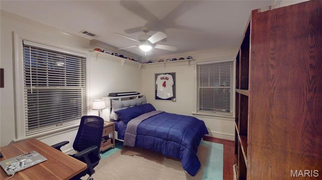 421 West Point Court, University City, MO 63130