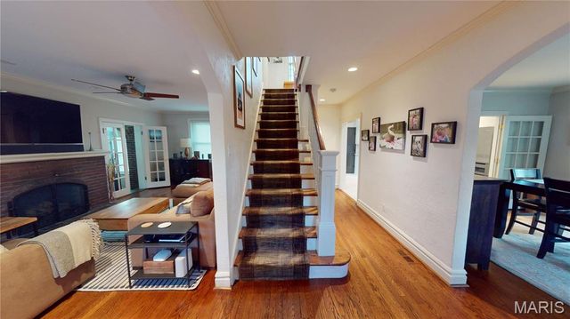 421 West Point Court, University City, MO 63130