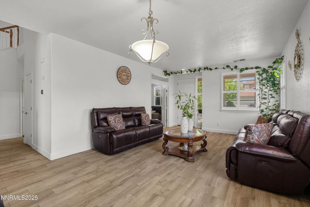 7935 Opal Station Drive, Reno, NV 89506