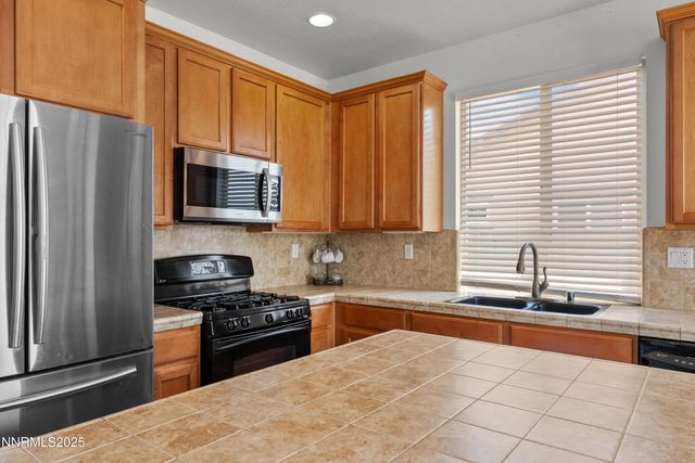 7935 Opal Station Drive, Reno, NV 89506