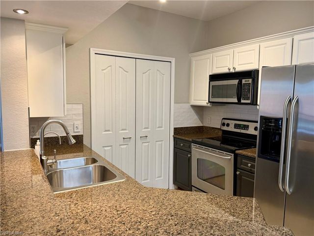 12965 Positano CIR 201, Naples, FL 34105