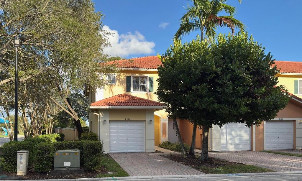 8320 Santa Monica Avenue 8320, Tamarac, FL 33321