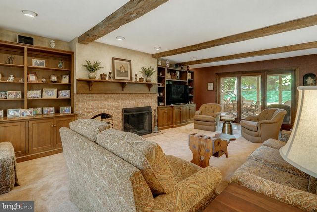 1334 BEACONFIELD LN, Lancaster, PA 17601